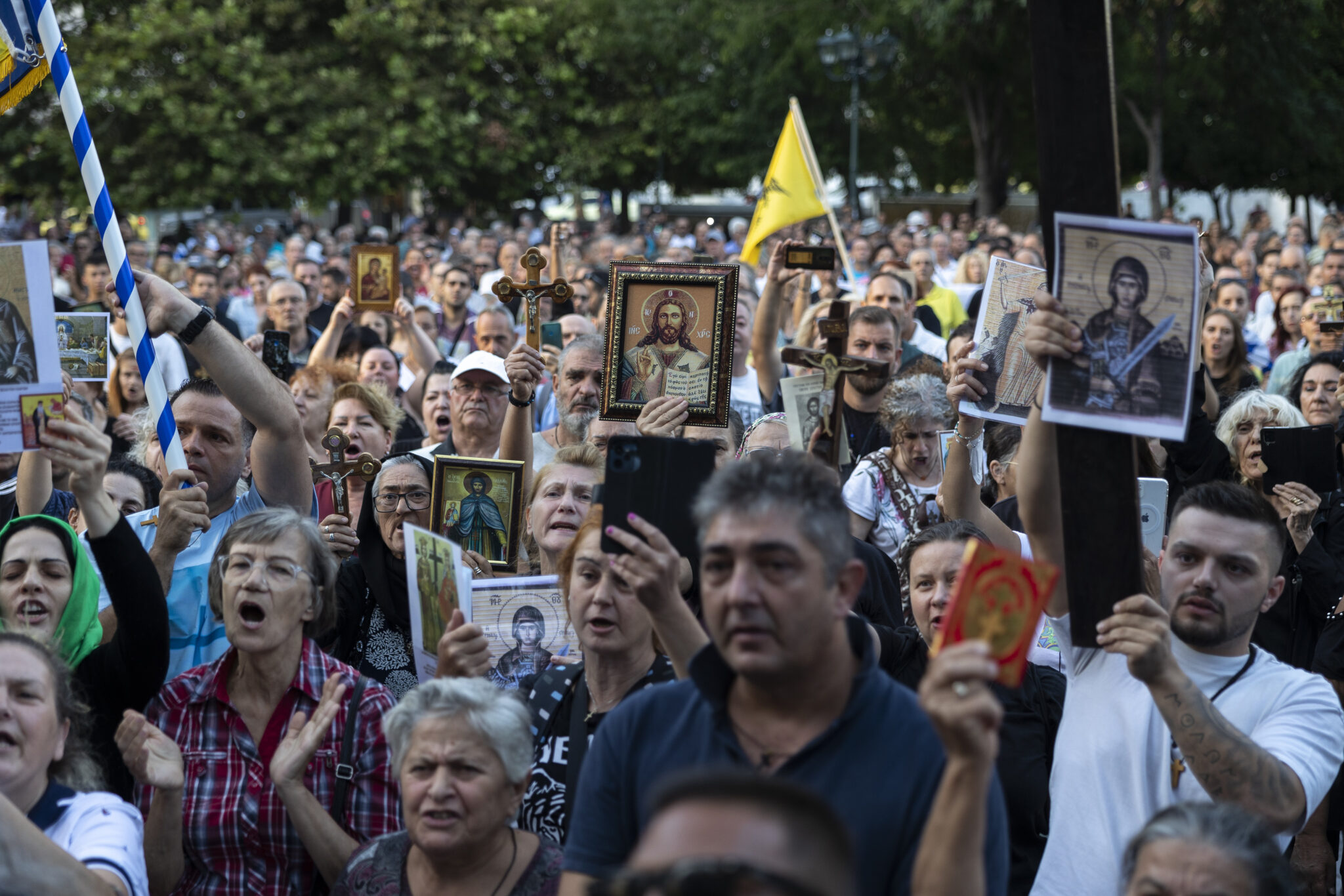 «Όχι στην ηλεκτρονική σκλαβιά»: Διαμαρτυρήθηκαν στο Σύνταγμα για τις ταυτότητες