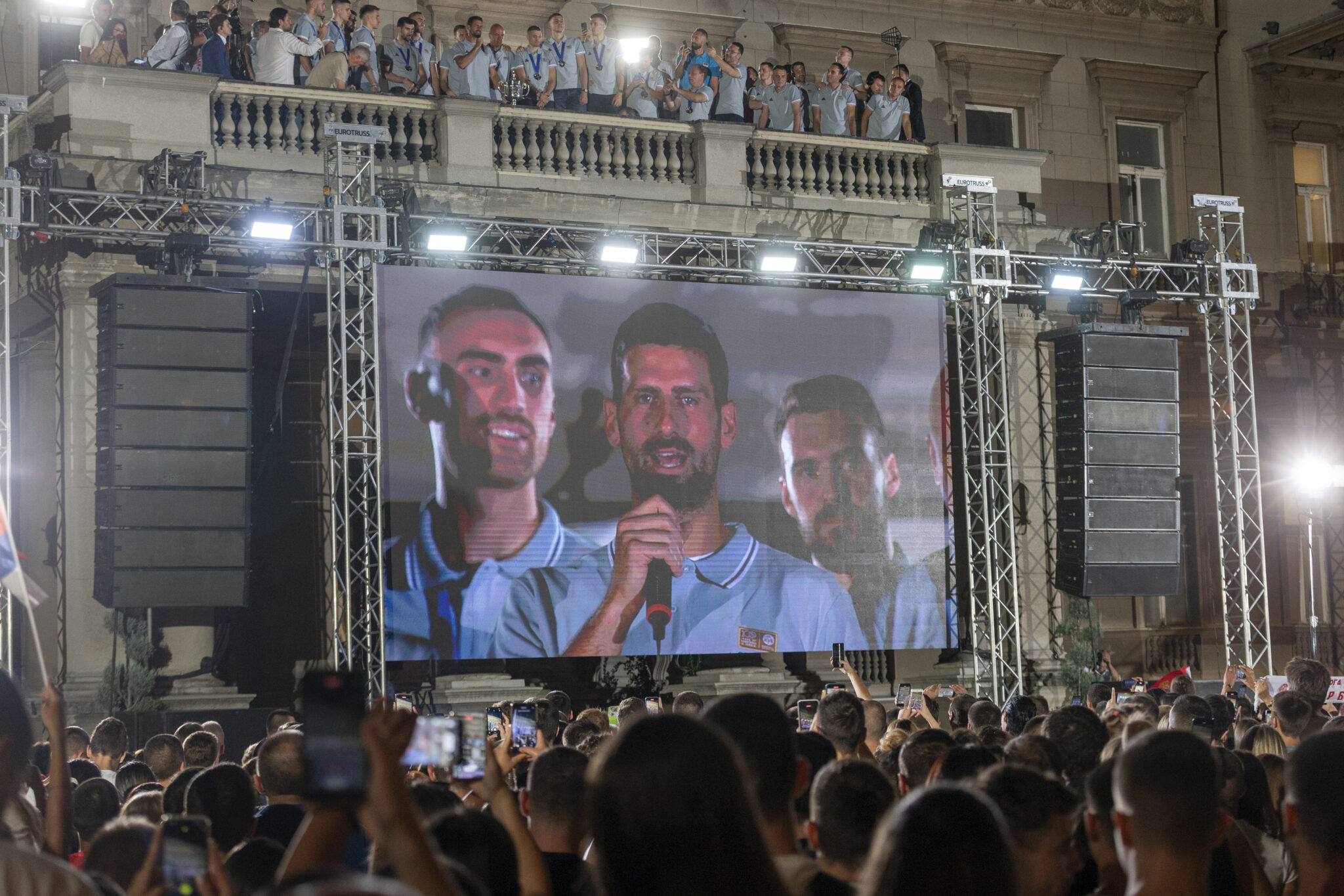 Αποθέωση για Τζόκοβιτς και εθνική μπάσκετ στη Σερβία, λύγισε ο «Νόλε» (BINTEO)