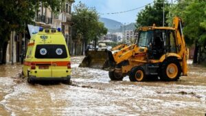 Βυθισμένα στη λάσπη χωριά σε Τρίκαλα και Καρδίτσα