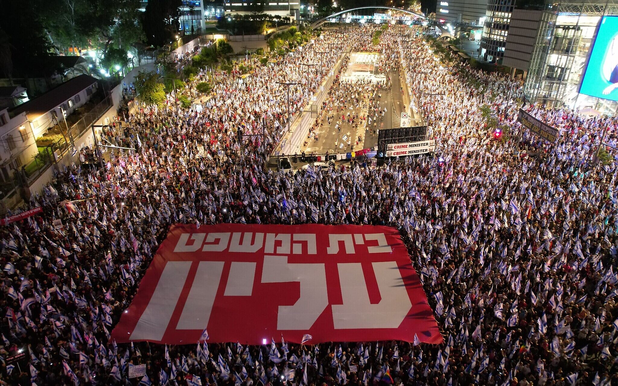 Τελ Αβίβ: ΙΧ αυτοκίνητο κατέπεσε σε ομάδα διαδηλωτών που κινούνταν πεζοί