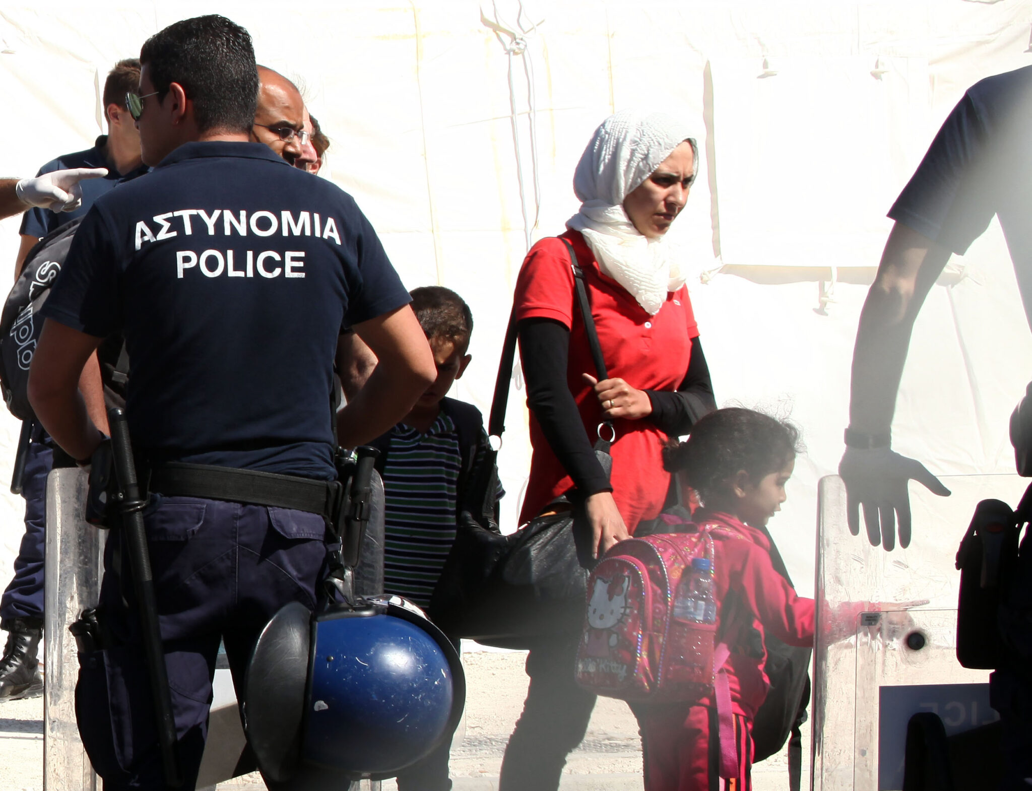 Δύο χιλιάδες οι αιτήσεις των δικηγορικών γραφείων που εκμεταλλεύονταν μετανάστες