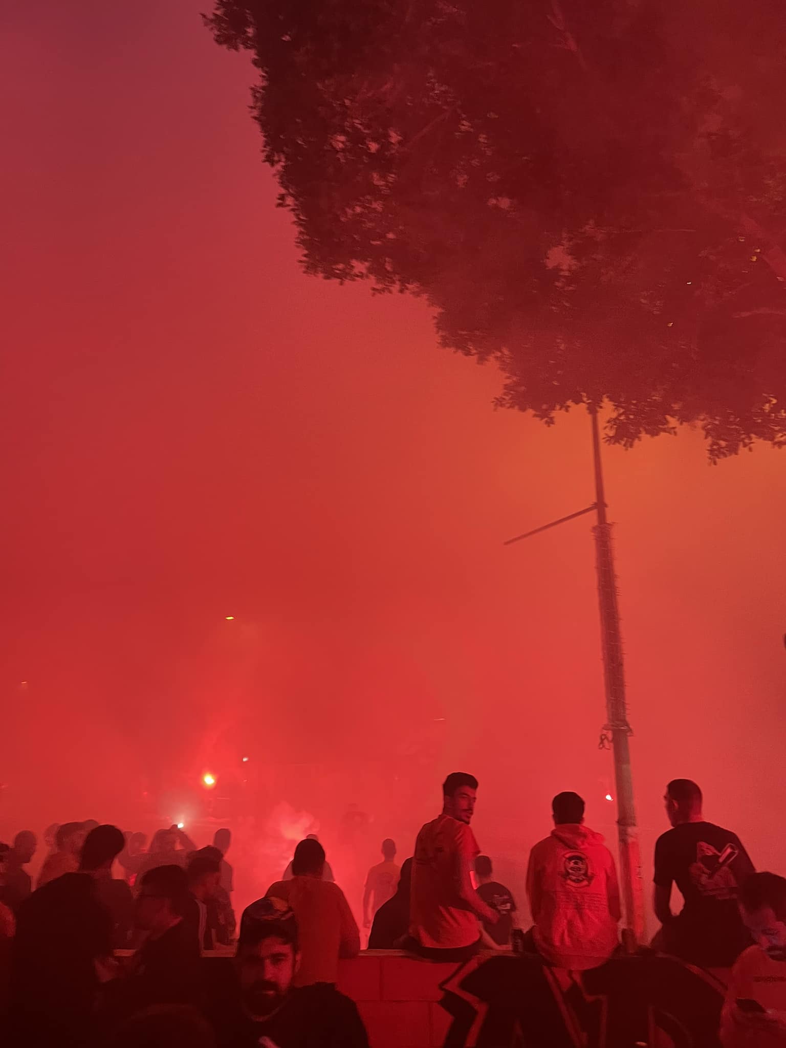 Έκαναν τη νύχτα… μέρα οι «πορτοκαλί» με αφορμή τα 97α γενέθλια του ΑΠΟΕΛ