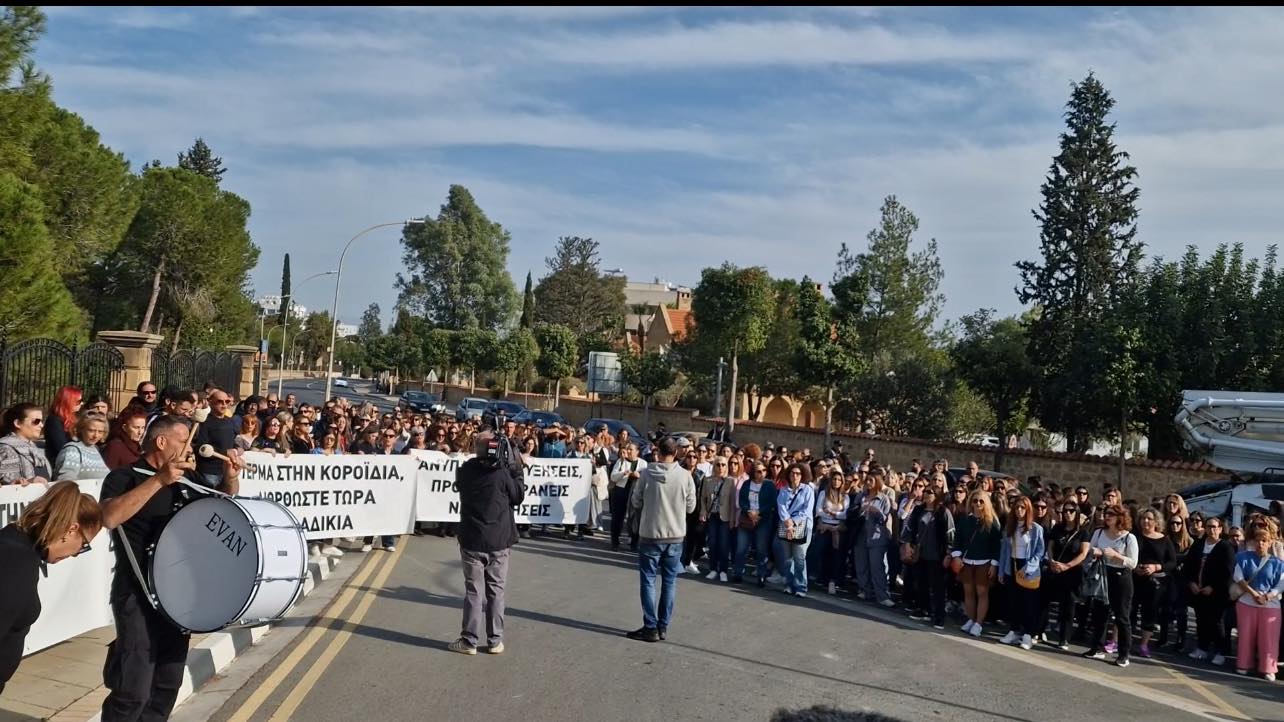 Αισιόδοξη η Κυβέρνηση ότι το θέμα χαμηλόμισθων θα λυθεί