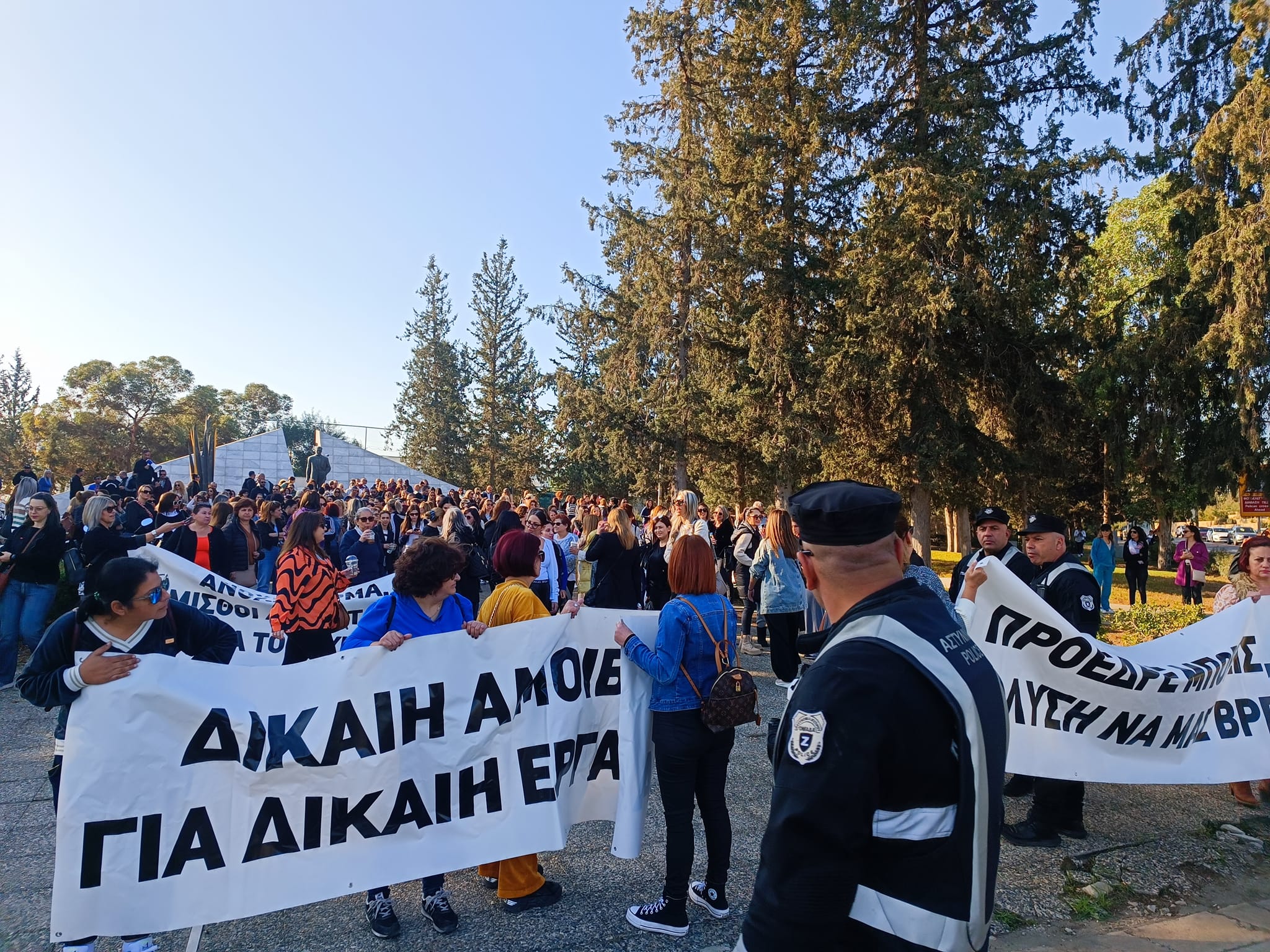 ΣΕΚ και ΠΕΟ για την εργασιακή αναταραχή στο δημόσιο (ΒΙΝΤΕΟ)