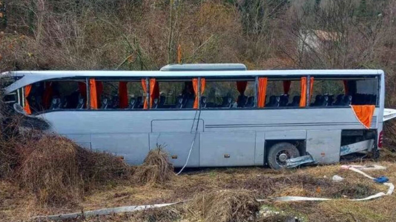 Τουριστικό λεωφορείο με Έλληνες συγκρούστηκε με νταλίκα στη Βουλγαρία