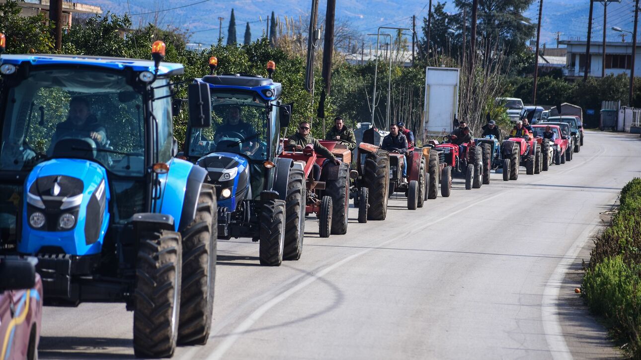 «Κάθοδο» στην Αθήνα αποφάσισαν τα μπλόκα των αγροτών στην Ελλάδα