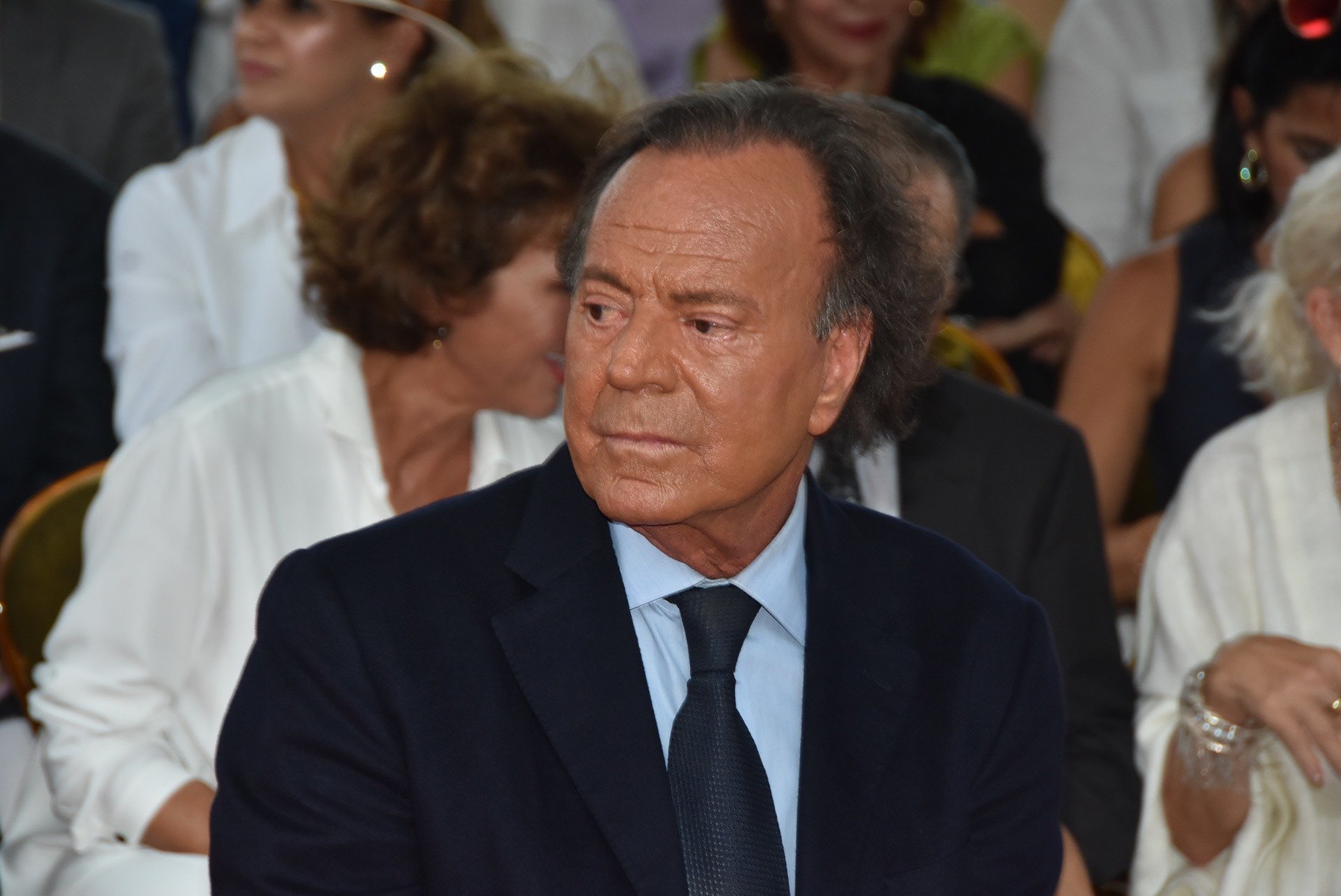 Η ζωή του Julio Iglesias γίνεται σειρά στο Netflix