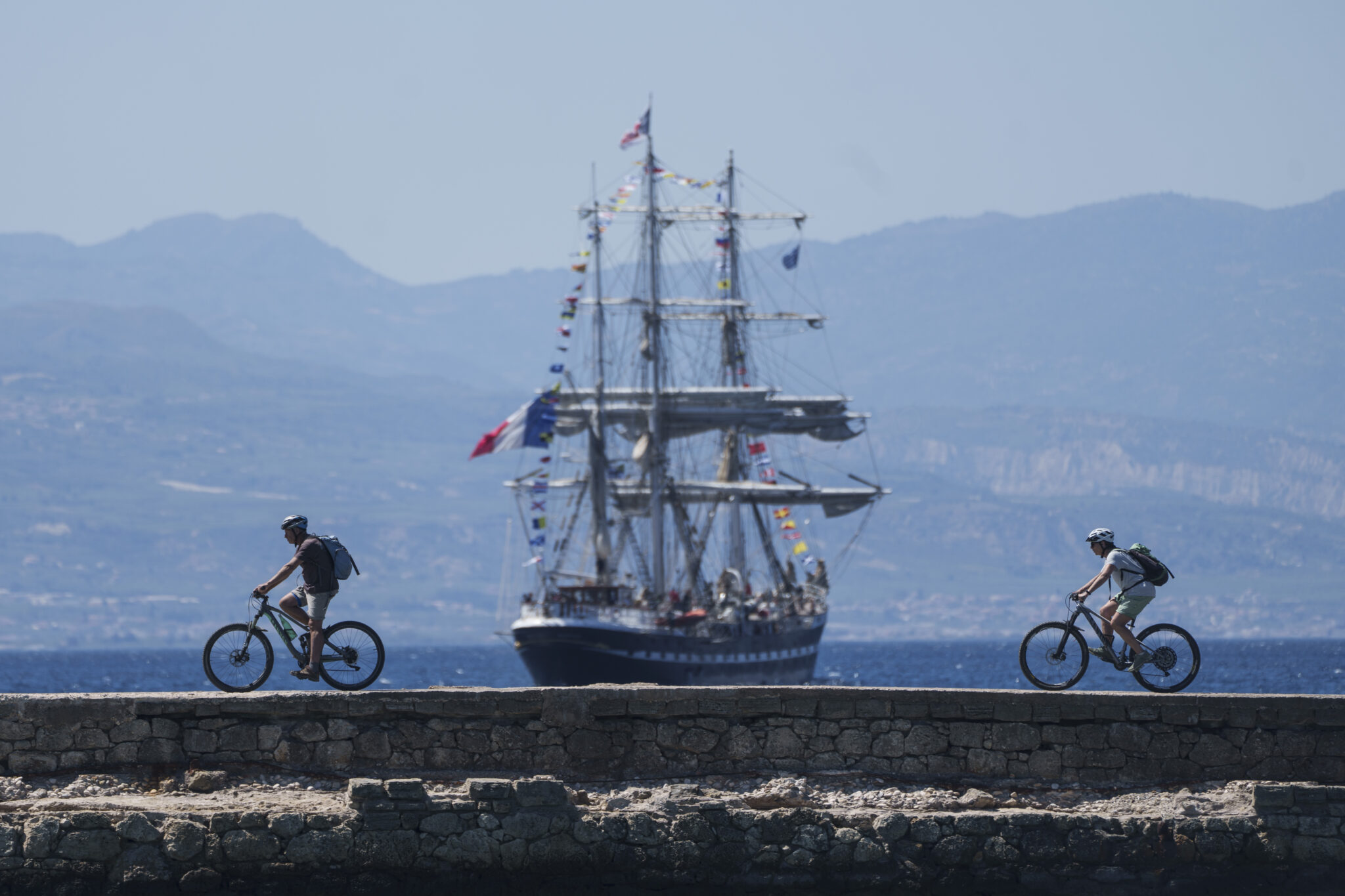 Δια θαλάσσης ταξιδεύει για πρώτη φορά η ολυμπιακή φλόγα, προορισμός η Μασσαλία