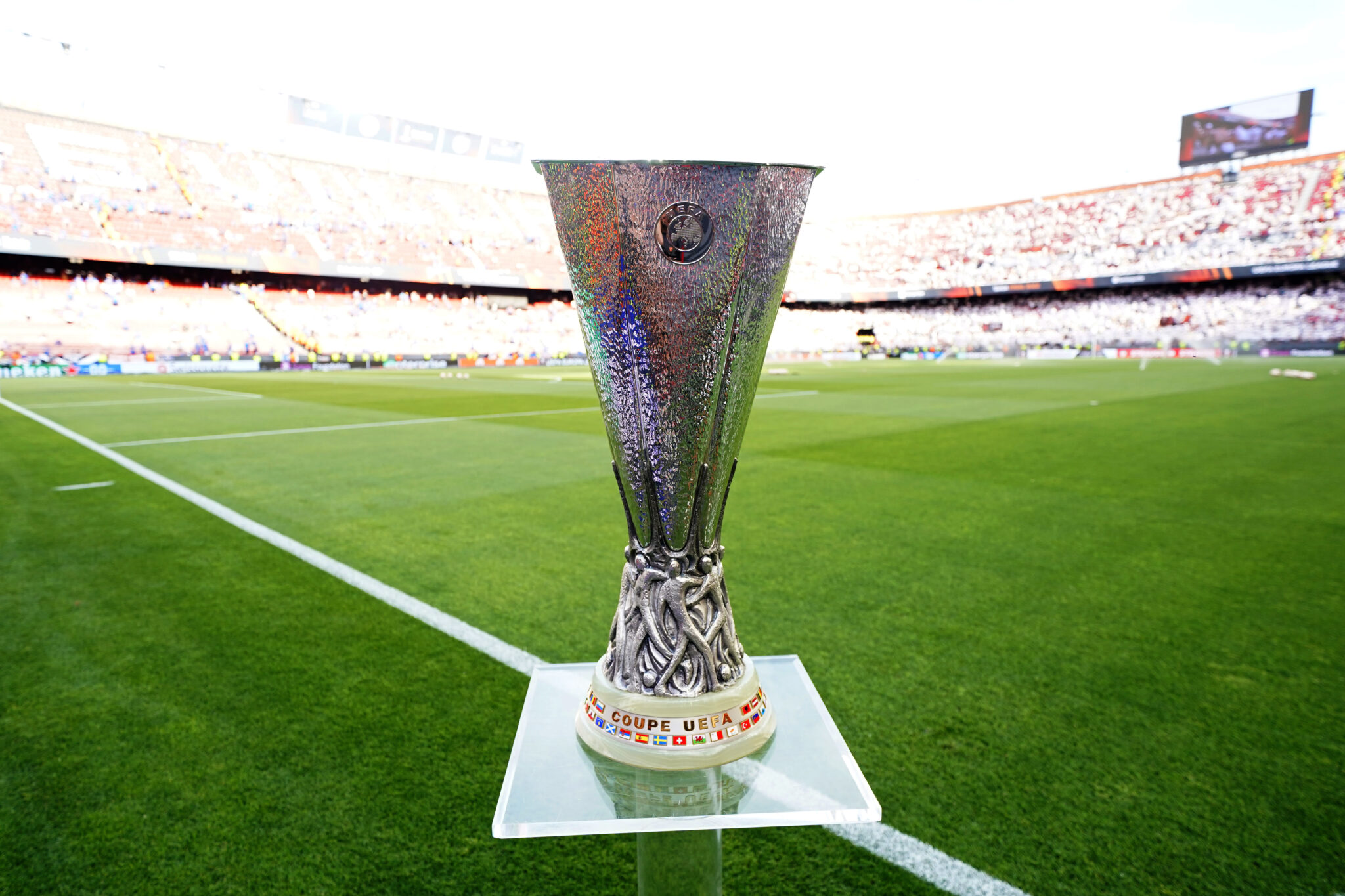 Europa League: Τιτανομαχία στο «Ολίμπικο» και ματσάρα στο «Βελοντρόμ»