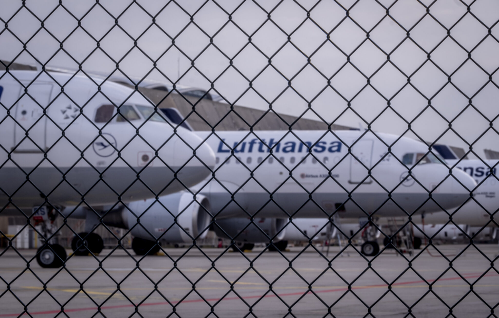 Lufthansa: Υποχρεούται να καταβάλει $775εκ. για ακυρώσεις πτήσεων λόγω Covid