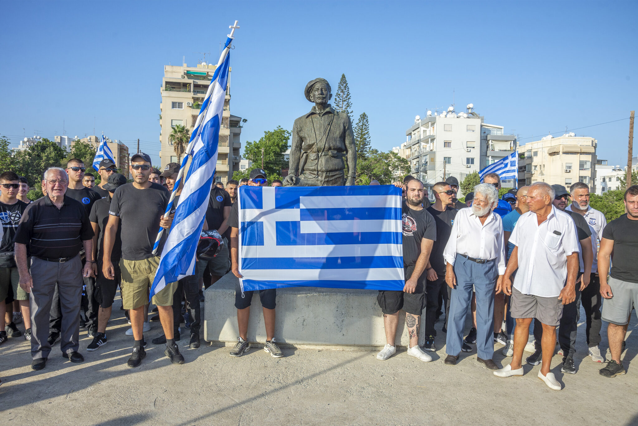 «Ιεροσυλία, βεβήλωση, εξευτελισμός… ξεπουλούν τον τάφο του Διγενή»