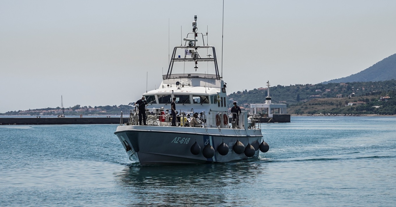 Tο λιμενικό διέσωσε 77 παράνομους μετανάστες ανοιχτά της Αμοργού