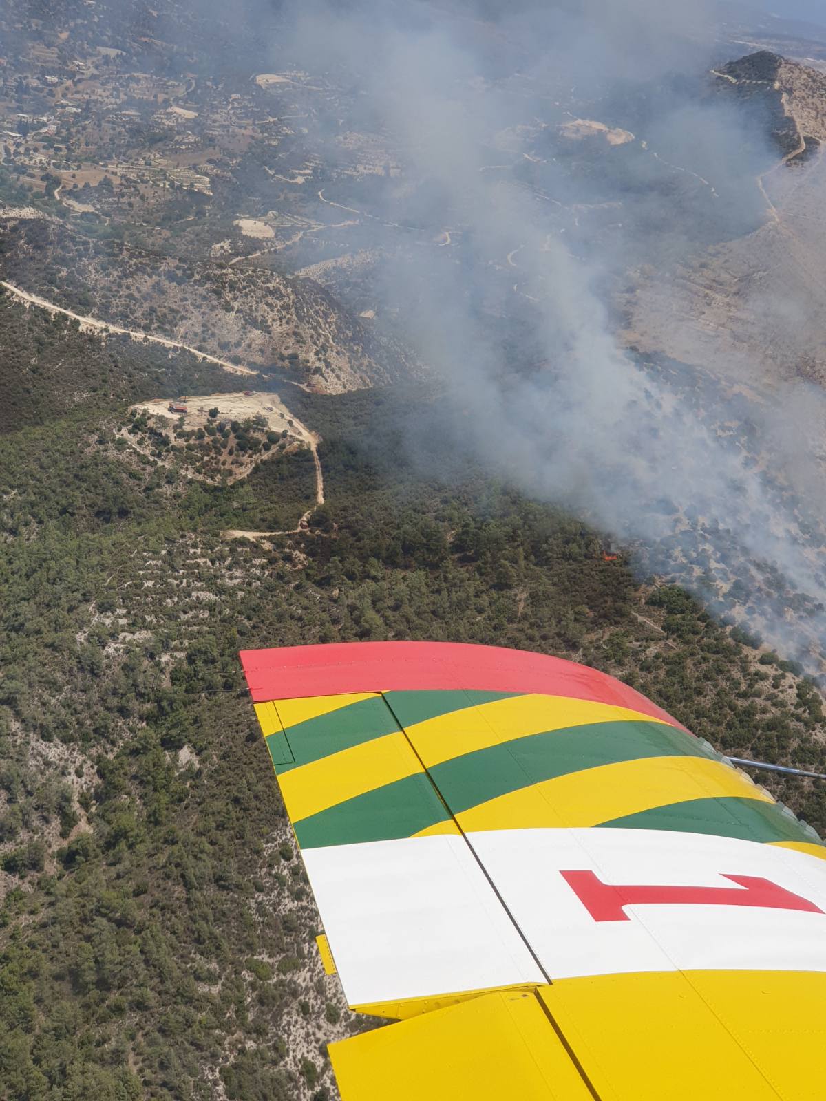 Υπό πλήρη έλεγχο η φωτιά στη Γεράσα, διερευνά τα αίτια η Αστυνομία