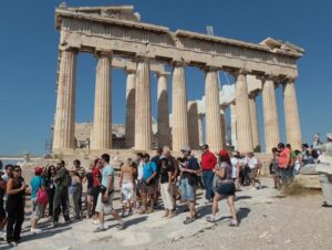 Ο καύσωνας «κλείνει» την Ακρόπολη για πέντε ώρες