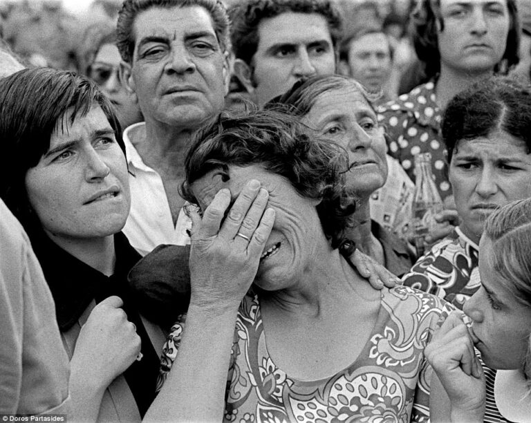 Ήχησαν και πάλι οι σειρηνές, η Κύπρος τιμά τους πεσόντες της τουρκικής εισβολής