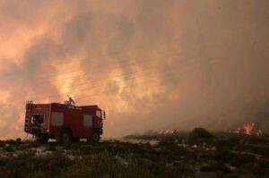 Κακόβουλα εκτιμάται ότι τέθηκε η πυρκαγιά στο Κρατικό Δάσος Κελιών