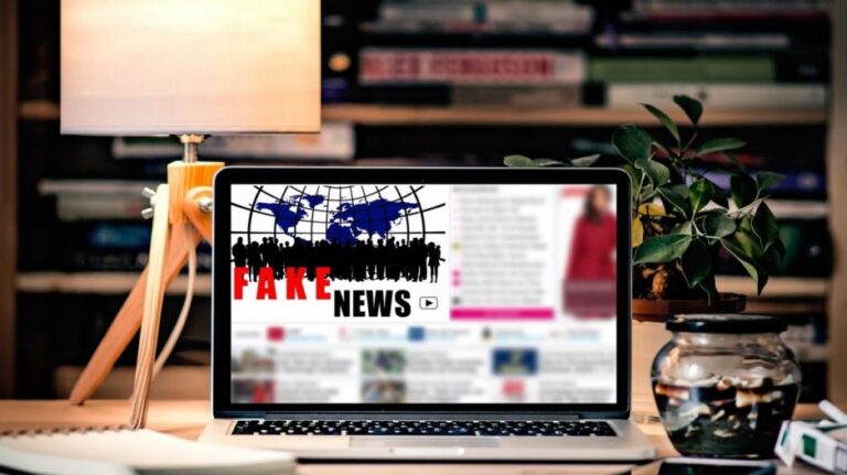 Αναβολή στην ψήφιση νόμου για fake news, ομάδα νομικών θα δώσει λύσεις