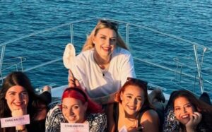 Pan Dragomir: Το bachelorette party τής με θέμα τα “Φιλαράκια” (ΒΙΝΤΕΟ)