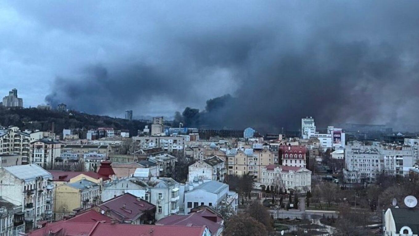 Ουκρανία: Η Ρωσία εξαπέλυσε αεροπορική επιδρομή με στόχο το Κίεβο και την Οδησσό