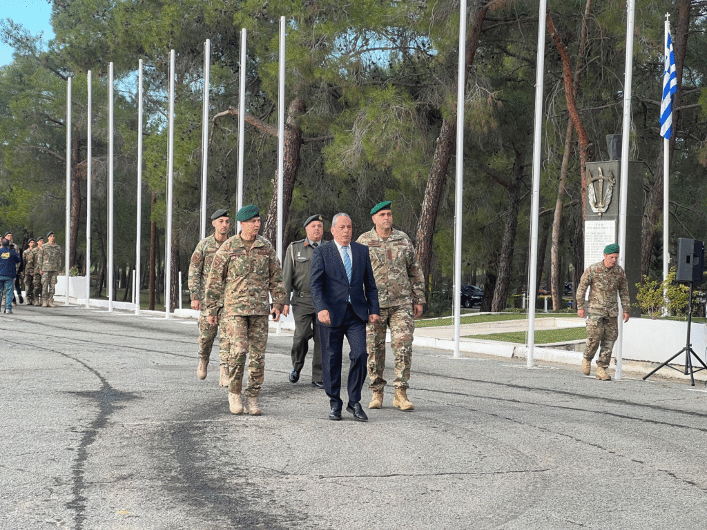 Πήραν τα πράσινα μπερέ οι νέοι καταδρομείς