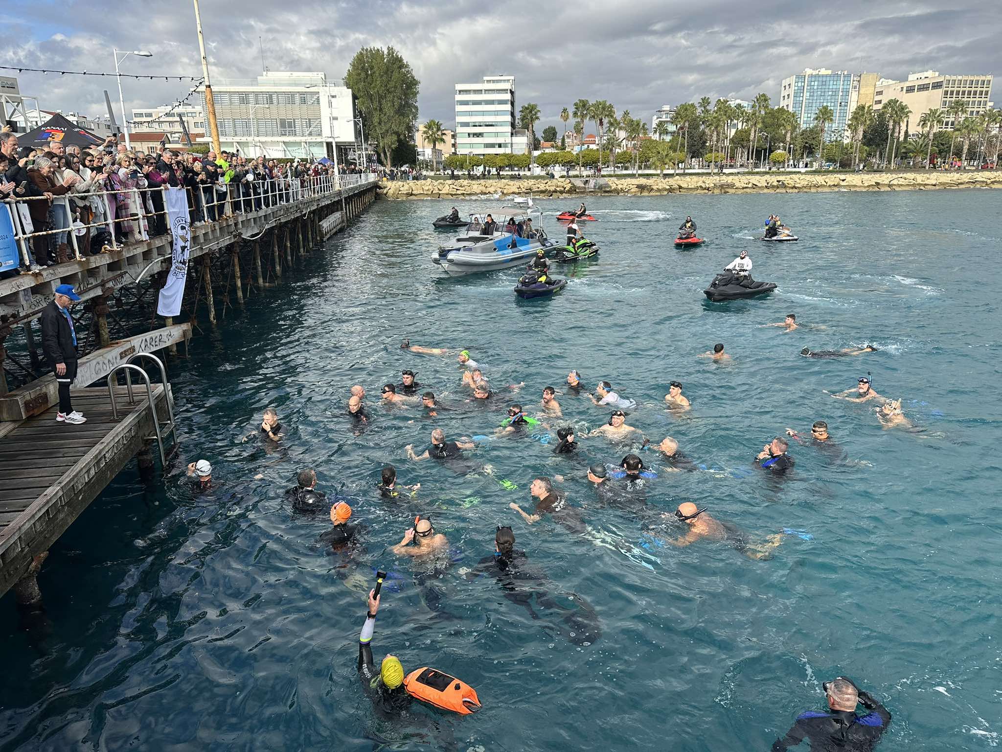 ΒΙΝΤΕΟ&ΦΩΤΟ: Για ακόμη μία χρονιά, ήταν όλοι εκεί και κολύμπησαν για τους «Μικρούς Ήρωες»