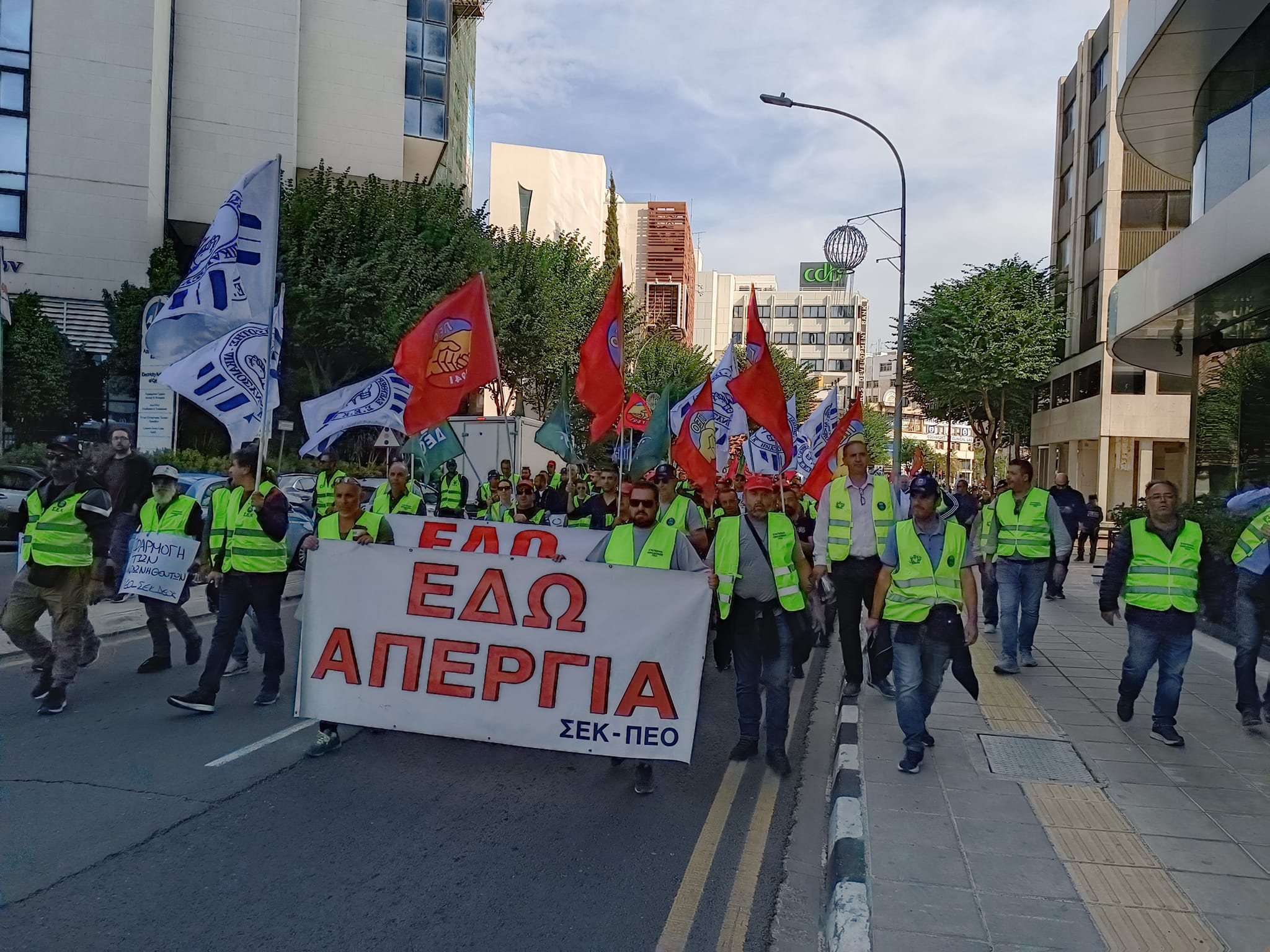 Με εταιρικές συμβάσεις επιστρέφει η εργασιακή ειρήνη, πιάνουν δουλειά απεργοί στον κλάδο έτοιμου σκυροδέματος