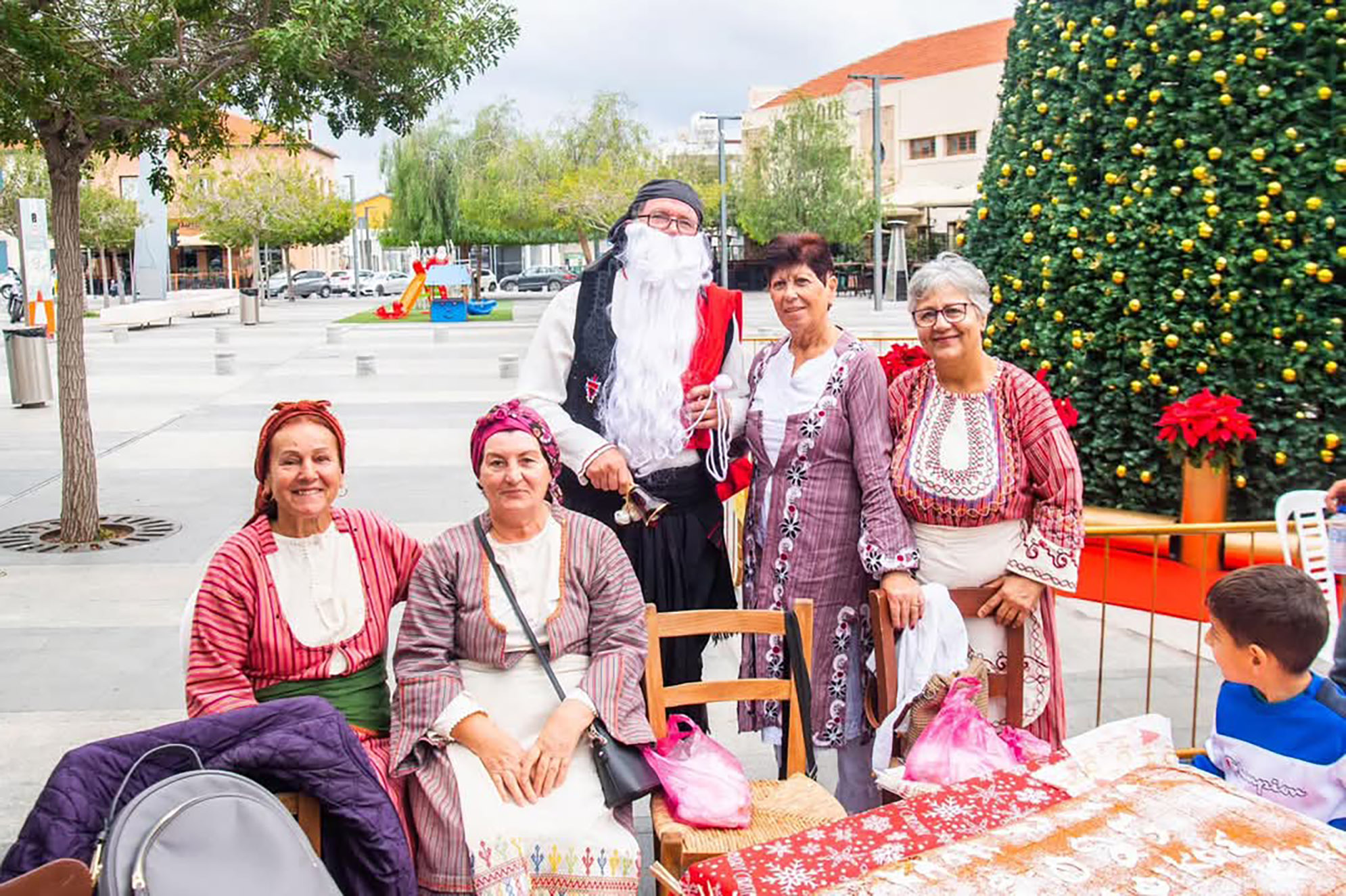 Μικροί και μεγάλοι απόλαυσαν «Τα Έθιμα του Δωδεκαημέρου» στην Πάφο