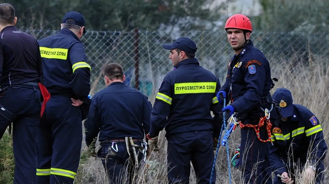 ΦΩΤΟ: Τρόμος για ηλικιωμένη στην αυλή του σπιτιού της, την «κατάπιε» το έδαφος