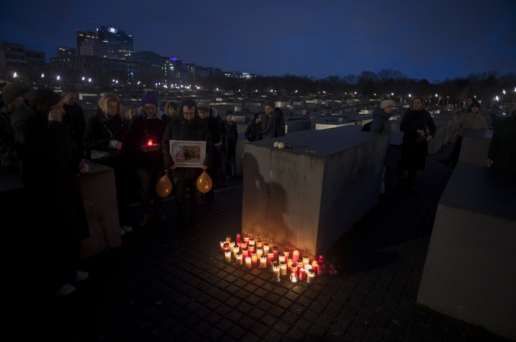 80 χρόνια μετά ο κόσμος τιμά τη μνήμη της απελευθέρωσης του Άουσβιτς