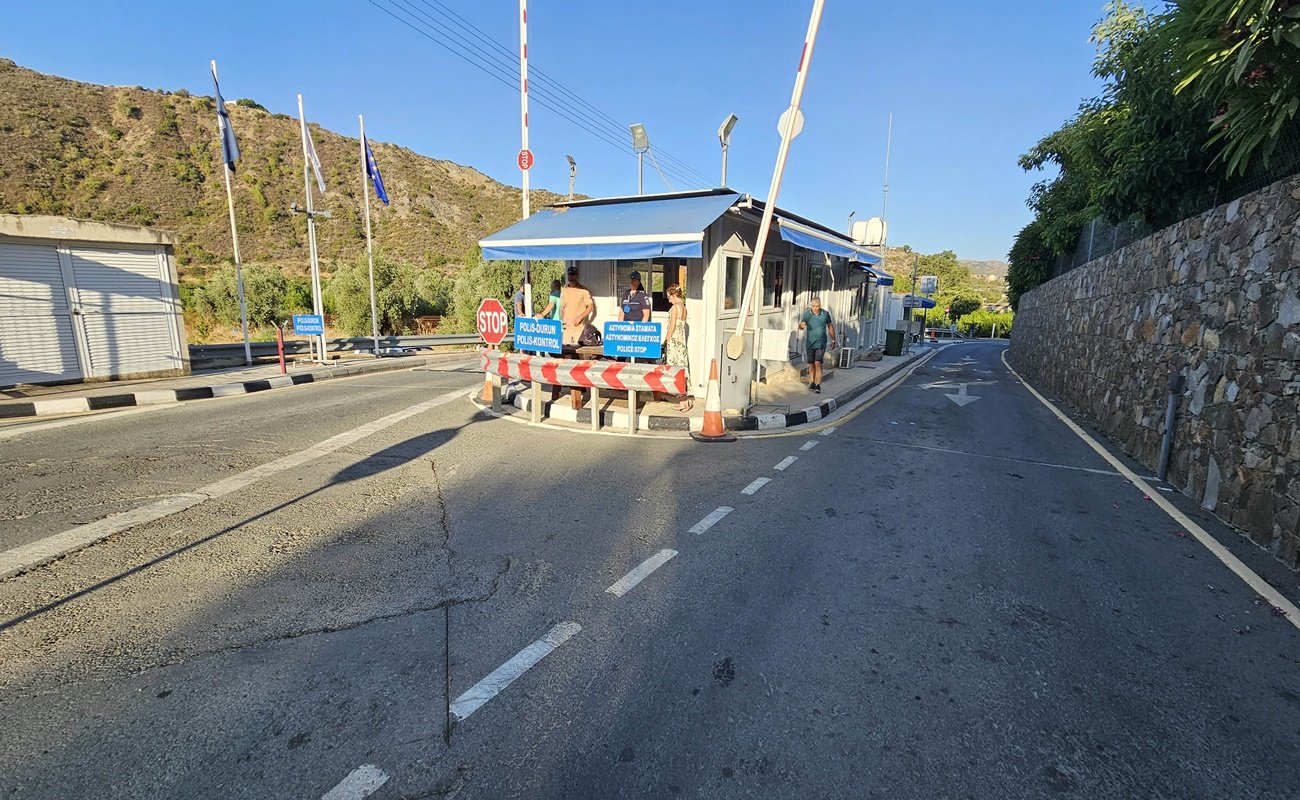 Αναβλήθηκε η αποχή των μαθητών του Κάτω Πύργου για τις διελεύσεις μέσω κατεχομένων