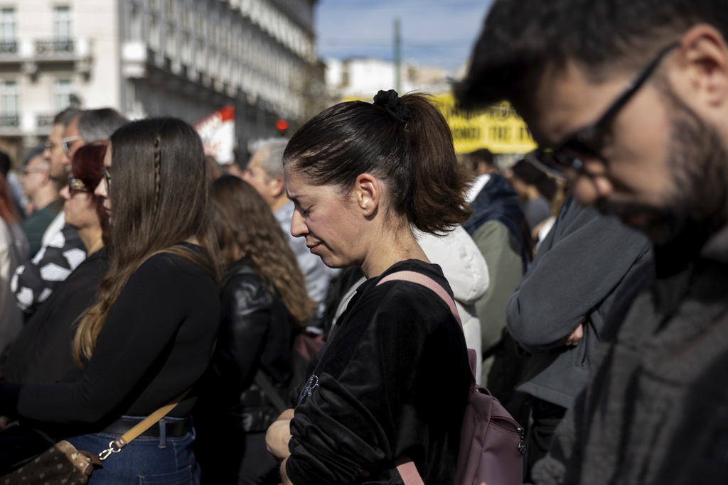 Θρηνεί και η Κύπρος: Πού θα γίνουν εκδηλώσεις για τα Τέμπη