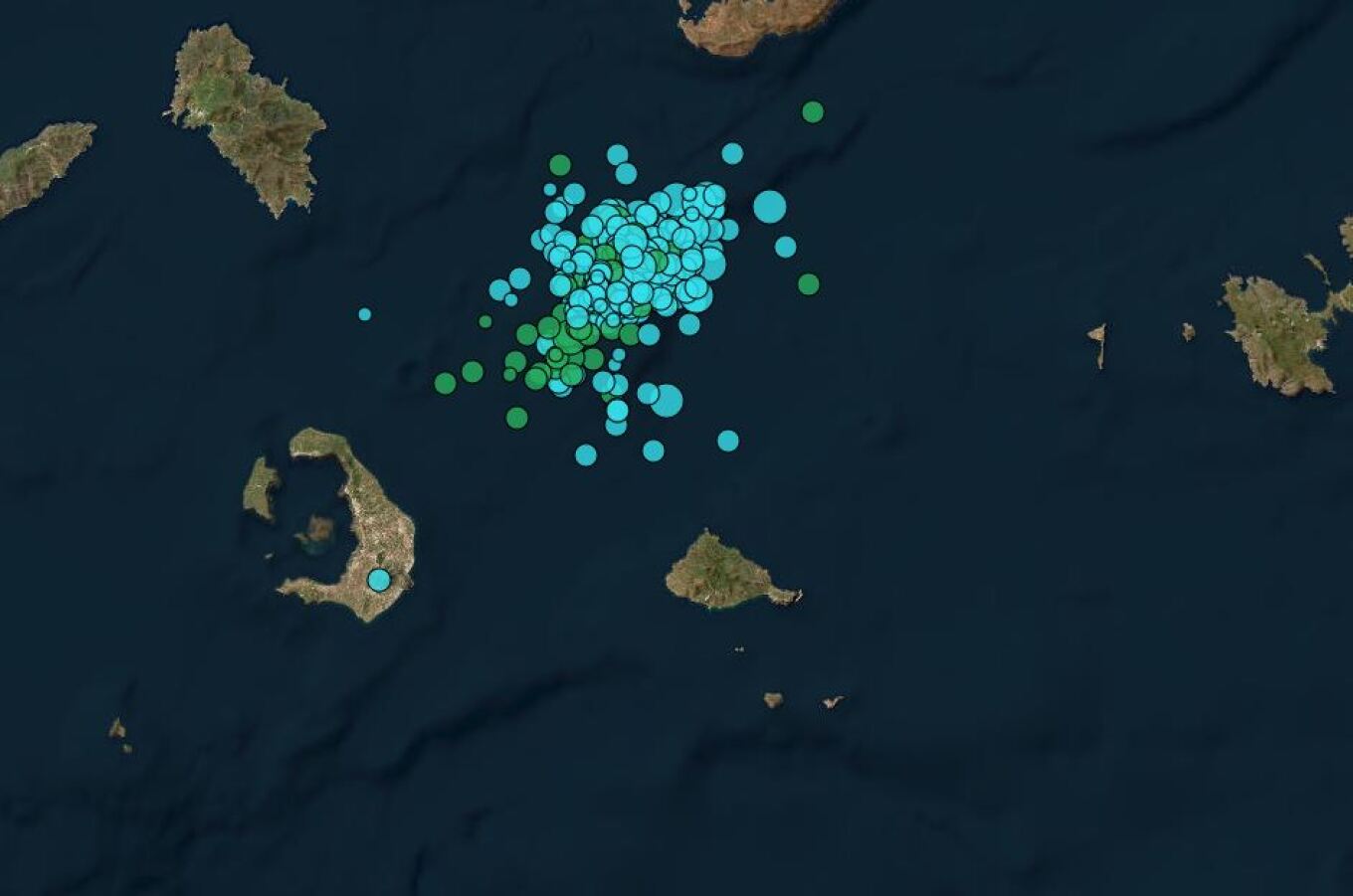 Συνεχίζεται το θρίλερ στη Σαντορίνη: Πάνω από 555 οι σεισμοί που καταγράφηκαν